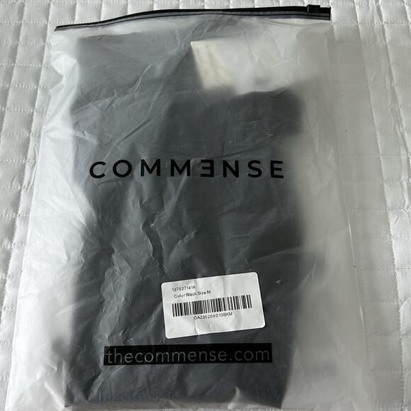 NWT REVOLVE & MINIMALIST lovers COMMENSE black blouse cap sleeves M - Picture 9 of 9